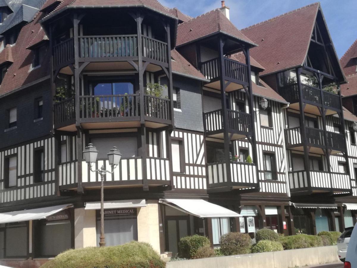 Apartment Les Jardins Du Yacht Club By Interhome Deauville Exterior foto